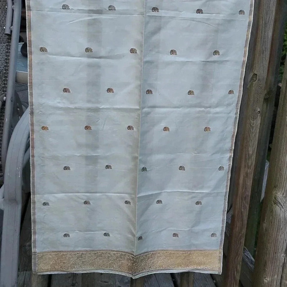 Vintage Silk with real Gold Thread Stole/Shawl - Picture 4 of 4